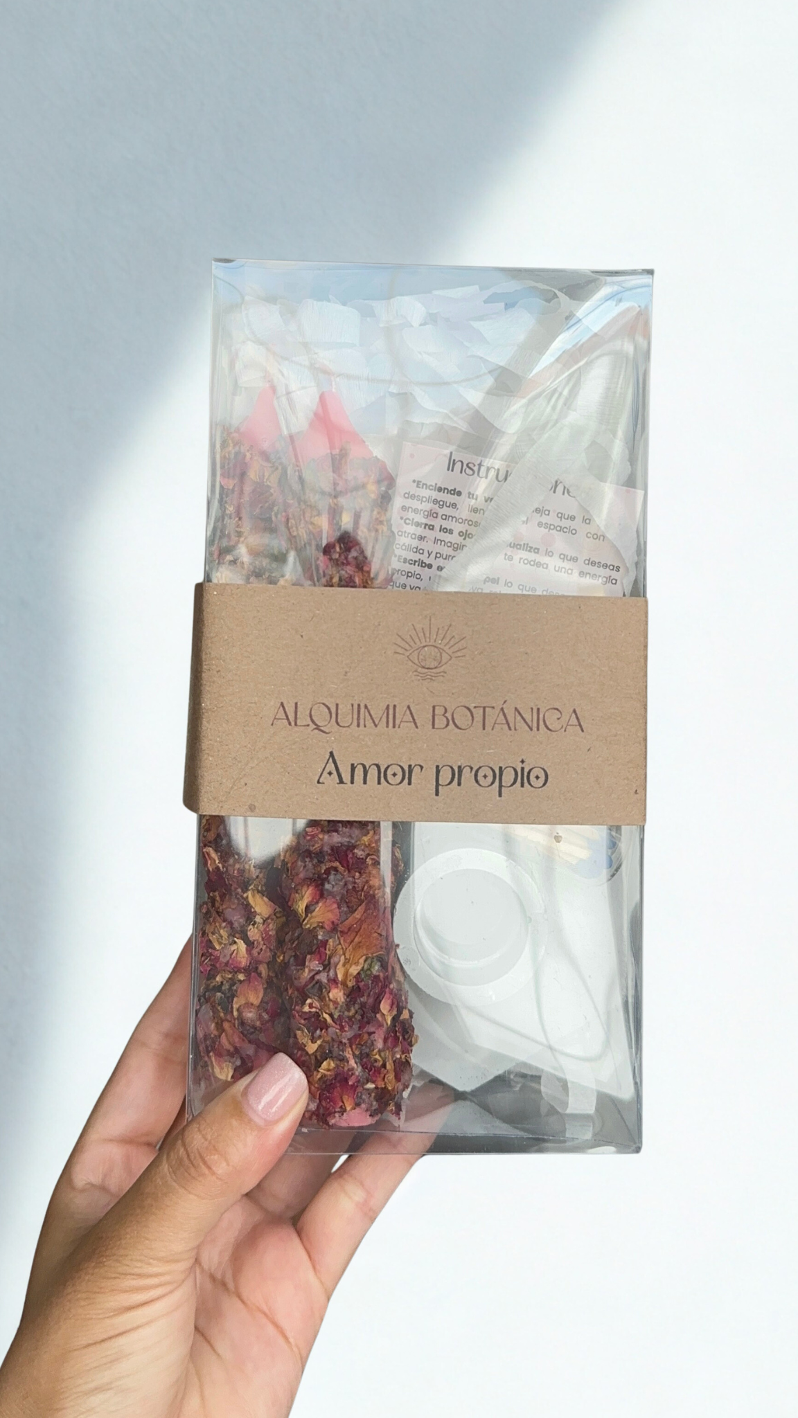 Amor Propio — Vela vestida de rosas para ritual de autocuidado