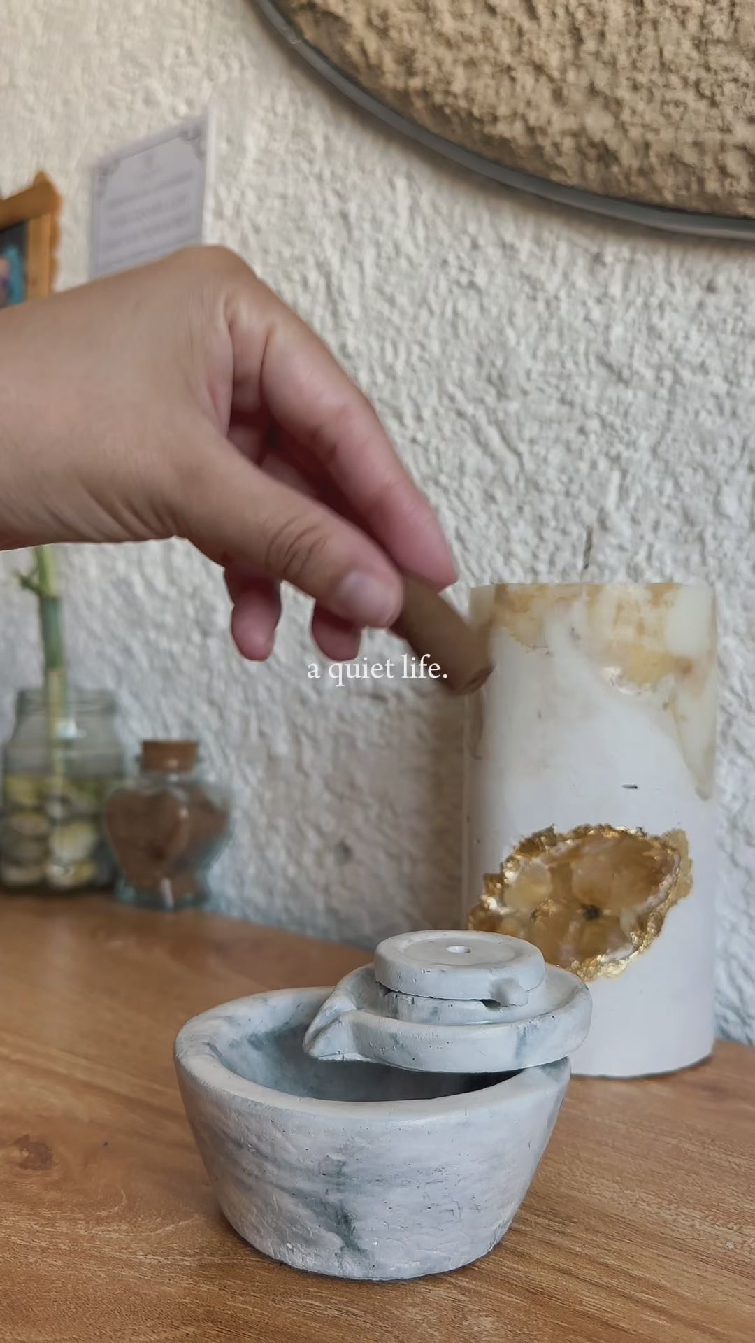 Quemador de incienso tipo cascada — Efecto humo en caída